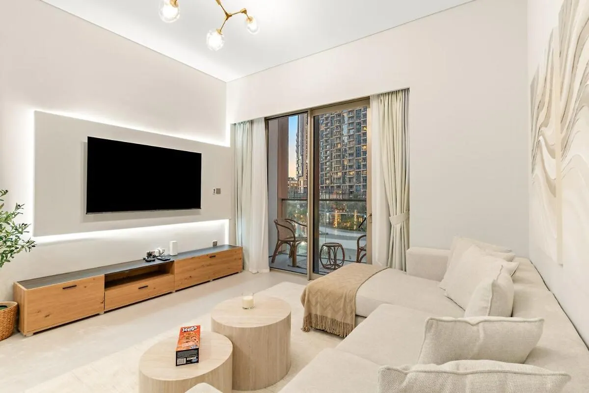 First Class 2Br Luxurious Downtown Bliss Dubai Apartment