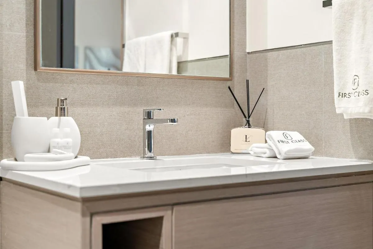First Class 2Br Luxurious Downtown Bliss Dubai