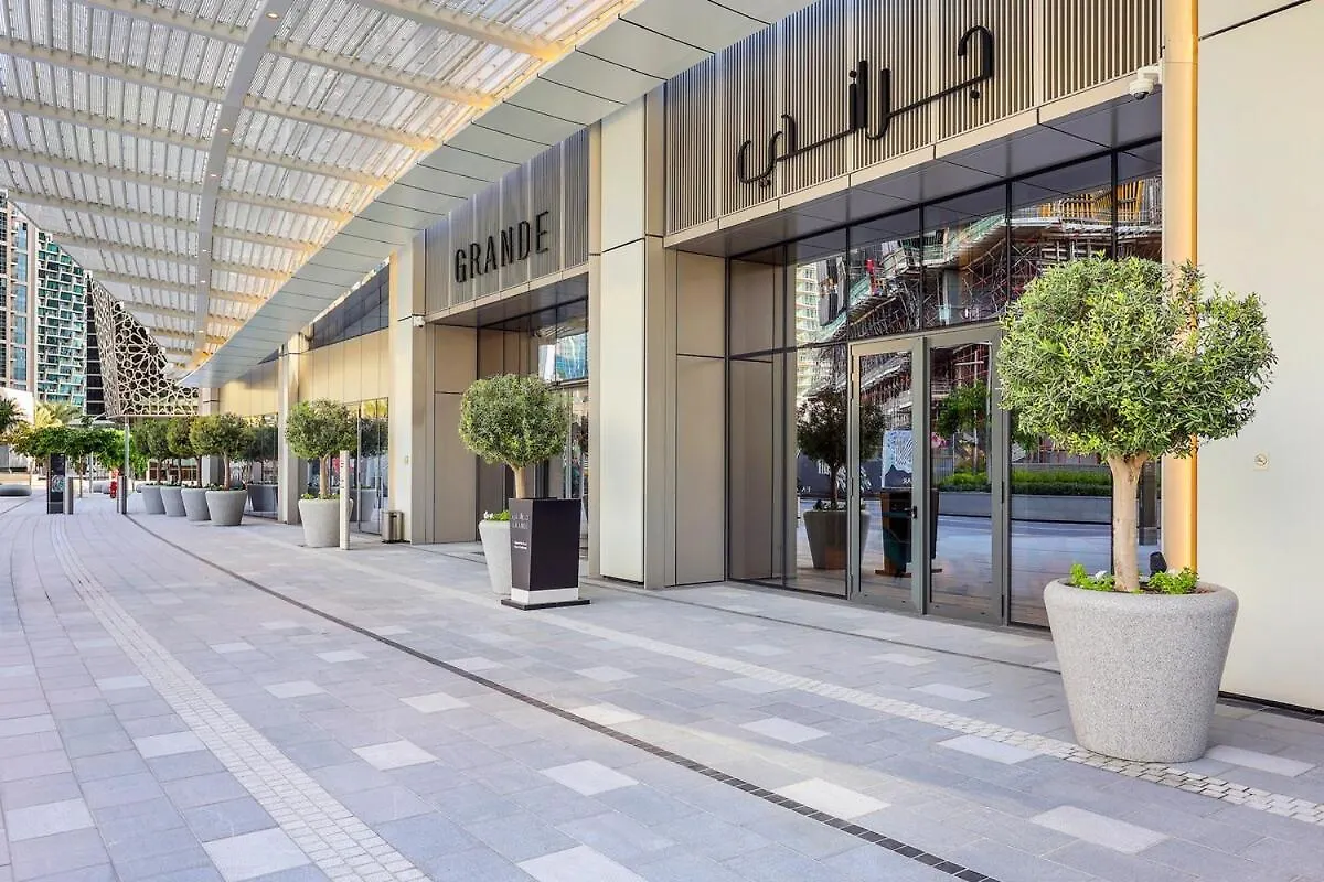 First Class 2Br Luxurious Downtown Bliss Dubai Apartment